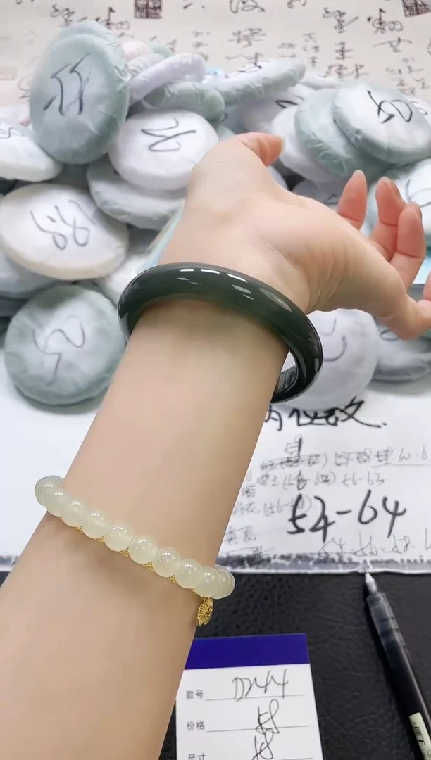 未镶嵌手镯石英质玉244-58
