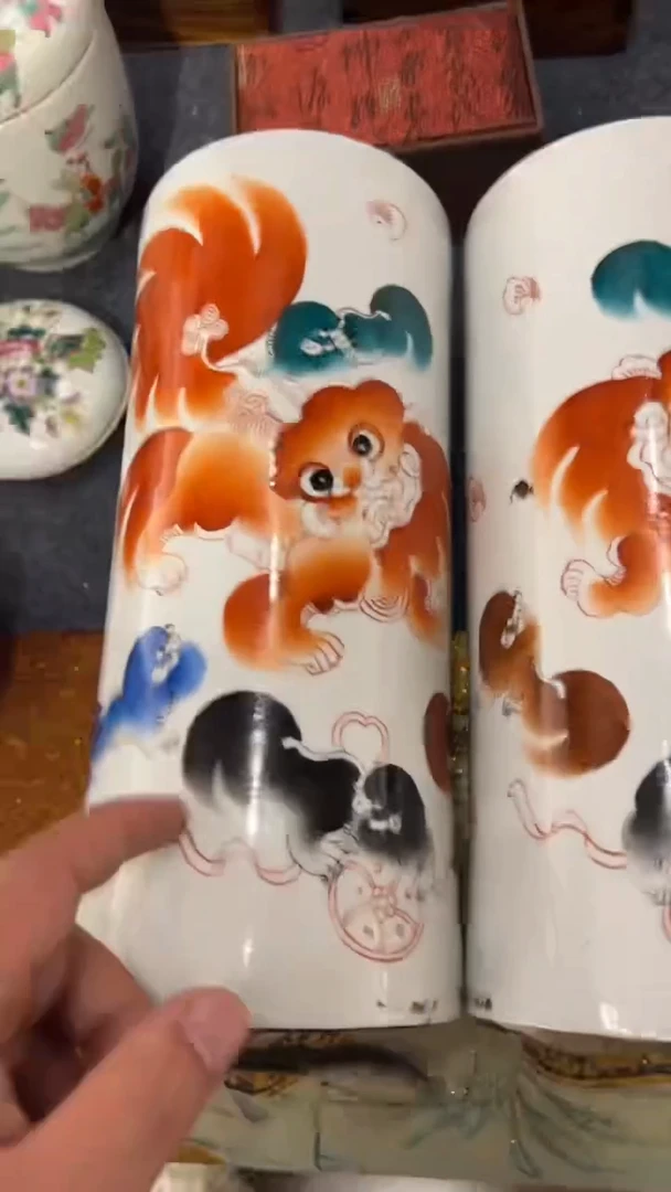 摆件瓷摆件瓷摆件五彩狮子冒桶