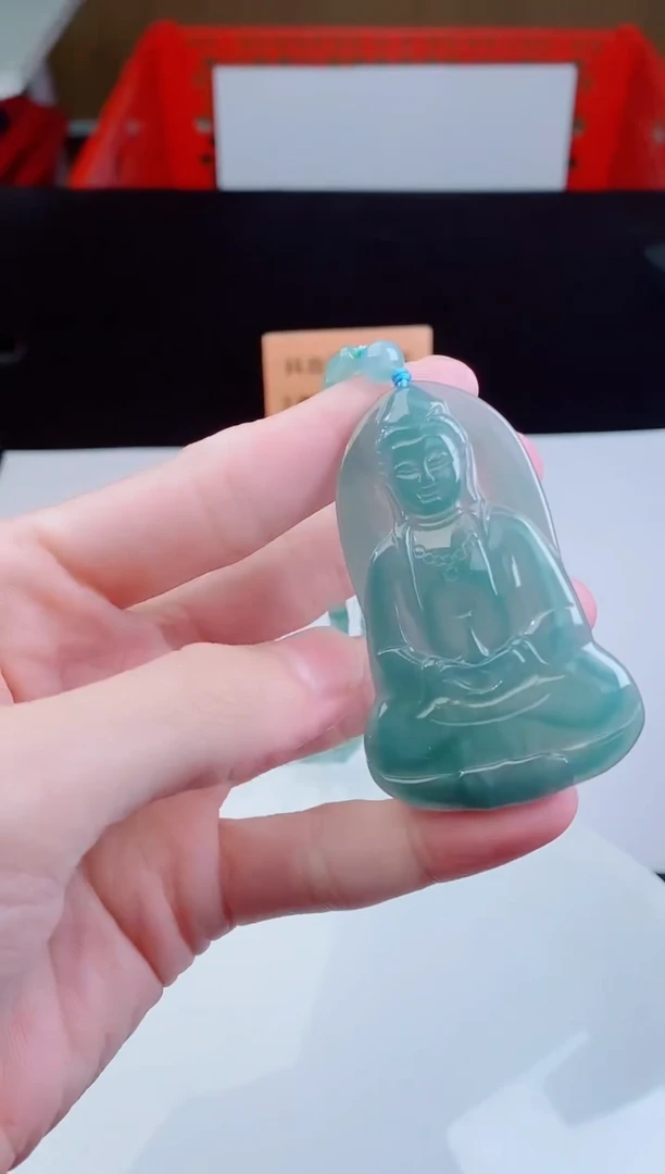 颈饰未镶嵌翡翠   ·