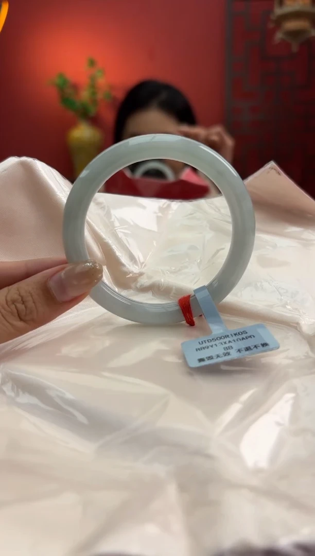 未镶嵌手镯（圆镯）翡翠翡翠手镯8