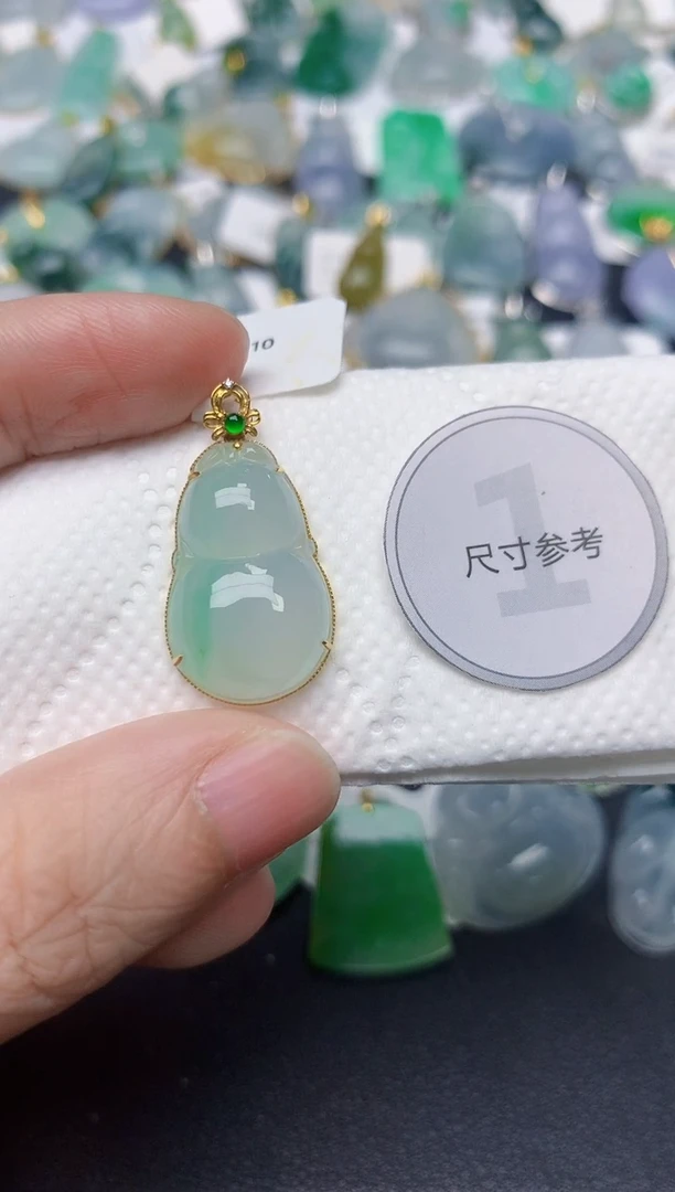 颈饰18K金镶嵌翡翠天然缅甸A货翡翠