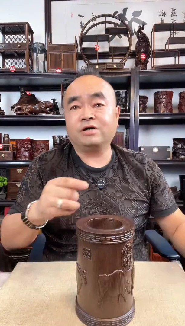木老李红木工艺品大号五牛笔筒