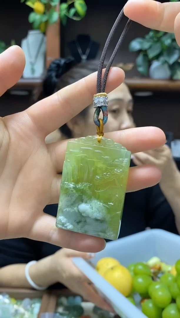 未镶嵌岫玉吊坠?****?·