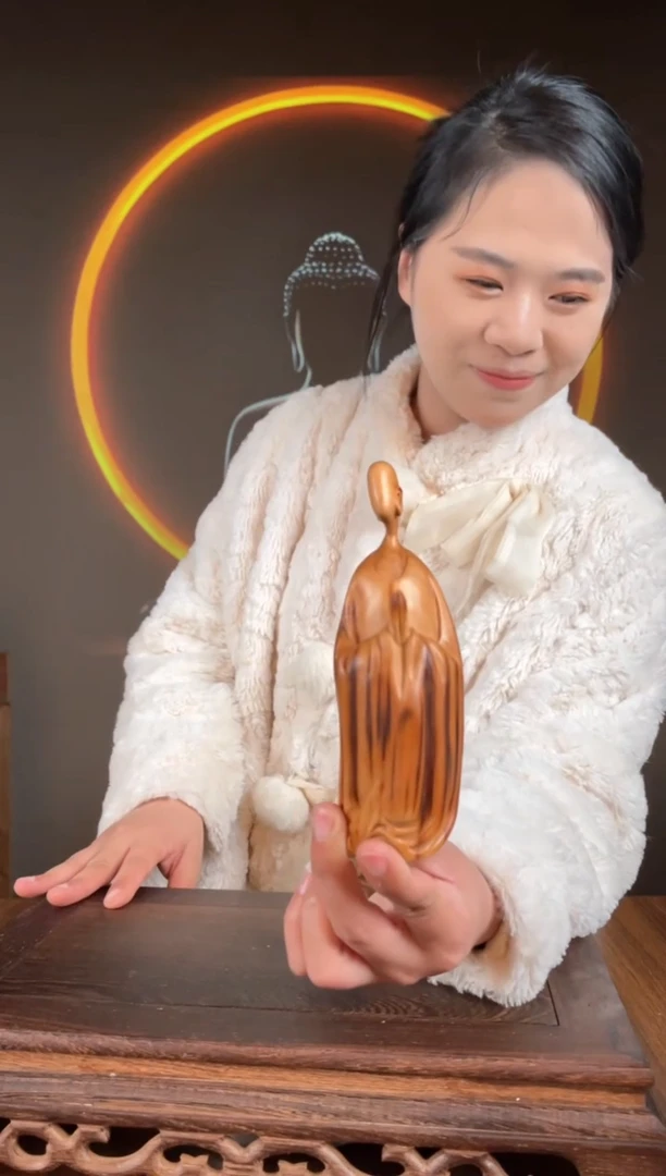 【闪购商品】柏木（崖柏）手工摆件,先抢先得!68