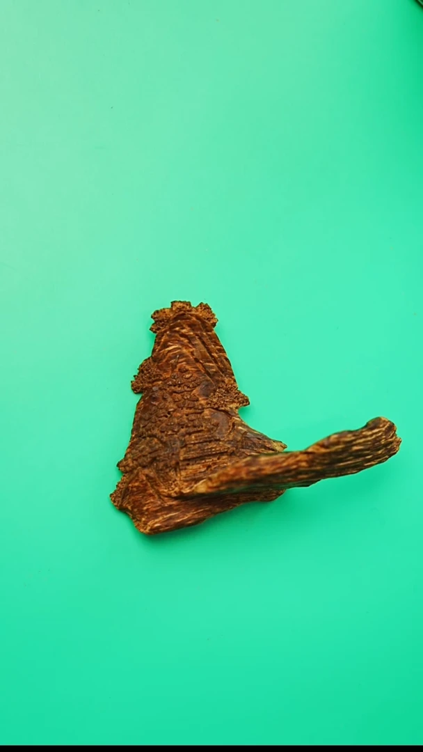 沉香摆件越南黑棋沉水小山摆件19.6g   03255