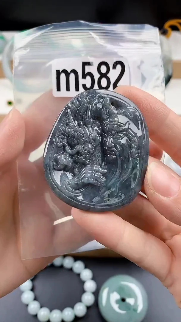 颈饰未镶嵌翡翠天然翡翠吊坠挂件