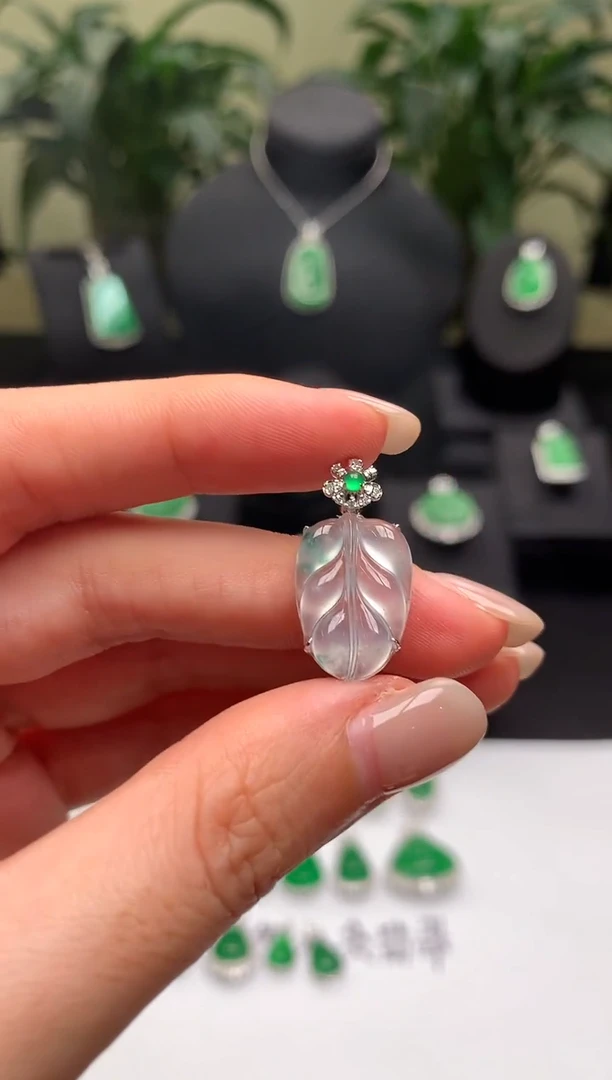 翡翠18K金镶嵌吊坠(不含链)叶子