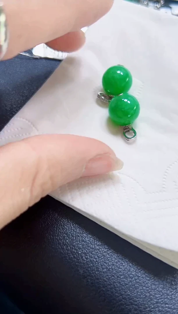 颈饰18K金镶嵌翡翠多样性发货发1