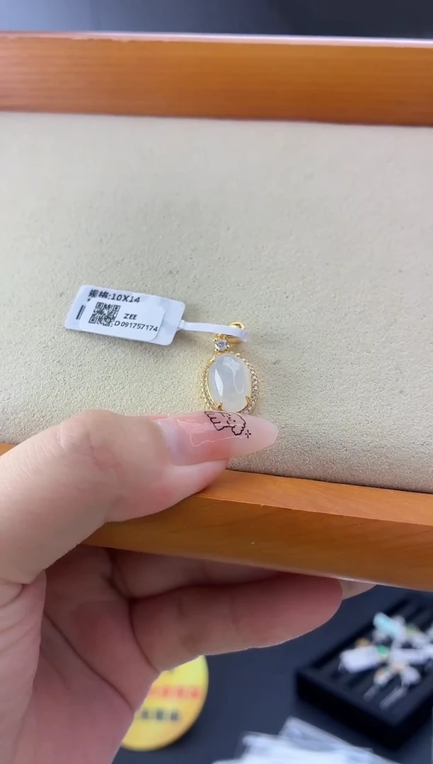 吊坠(不含链)银S925镶嵌翡翠11111111