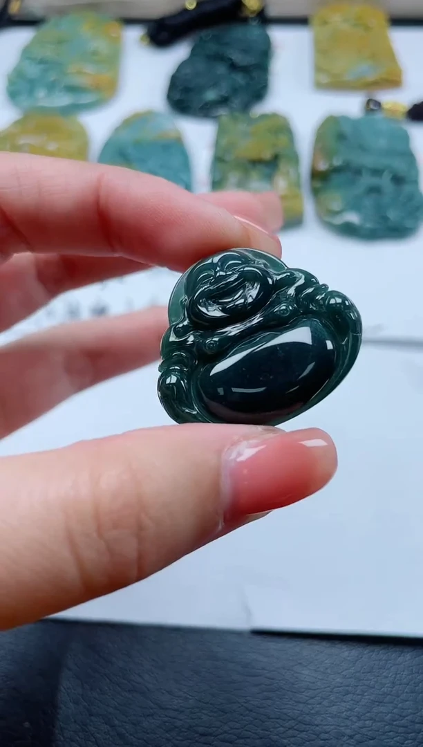 翡翠未镶嵌颈饰