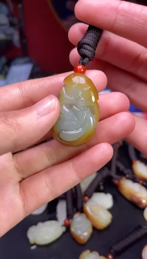 颈饰未镶嵌和田玉1