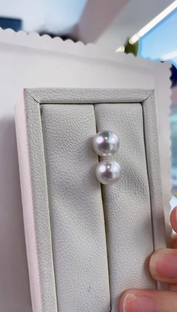 18K金镶嵌耳饰海水珍珠10-11澳白珍珠耳饰