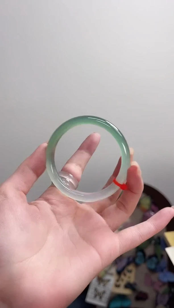 玛瑙/玉髓手镯未镶嵌55-56圈 需要包容