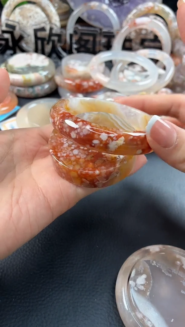 未镶嵌手镯（圆镯）石英质玉年**运55.9