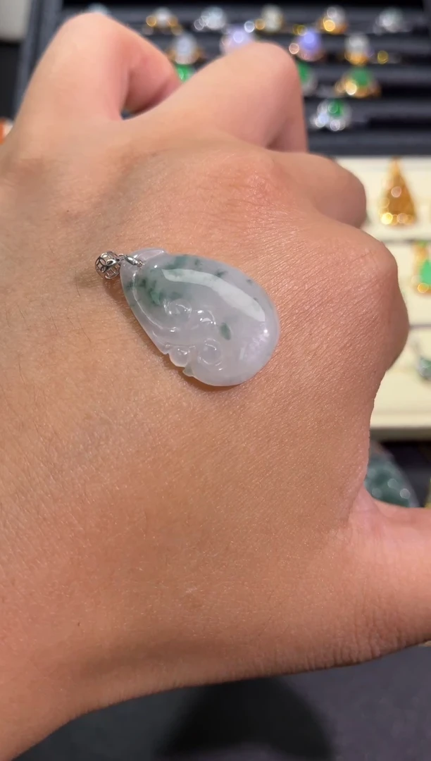 翡翠18K金镶嵌颈饰天然翡翠A货