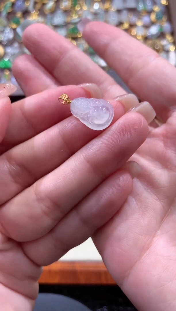 翡翠18K金镶嵌颈饰翡翠