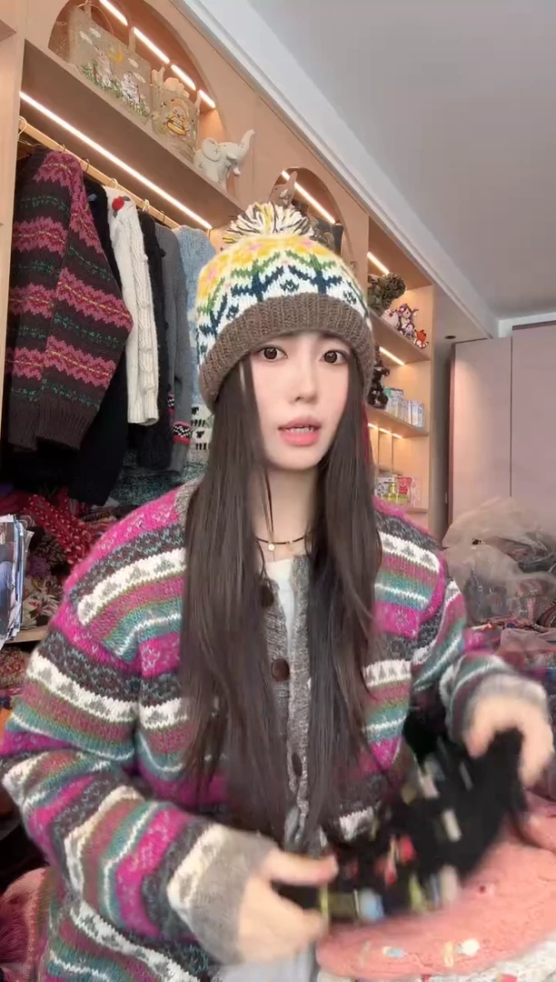 羊毛细线太阳花单球帽