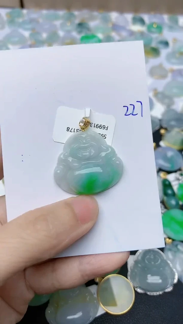 翡翠18K金镶嵌颈饰天然翡翠A货