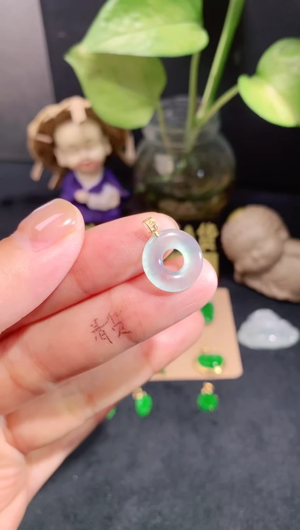 颈饰18K金镶嵌翡翠天然翡翠A货，源头工厂价福利价