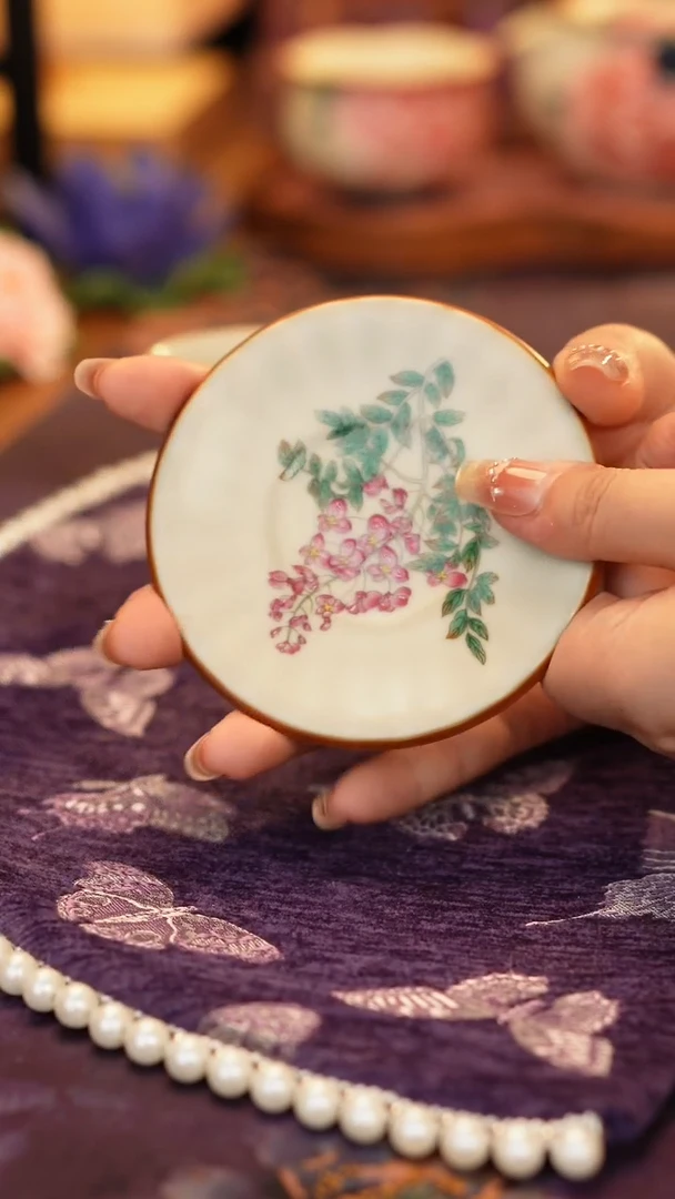 汝窑紫藤花杯托····