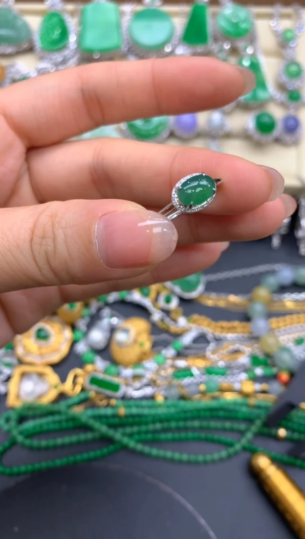 【闪购商品】翡翠戒指18K金镶嵌160R
