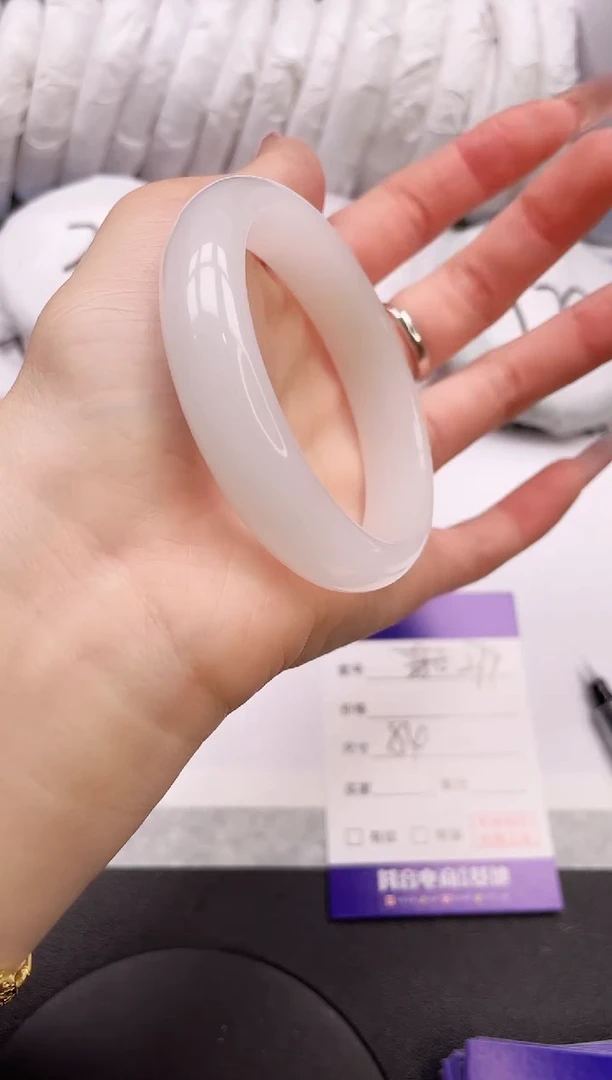 【闪购商品】石英质玉手镯未镶嵌17K279-53