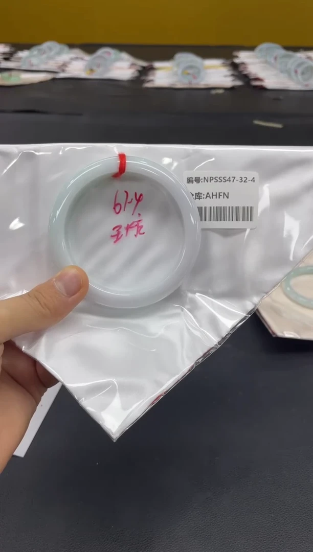 未镶嵌手镯翡翠翡翠手镯