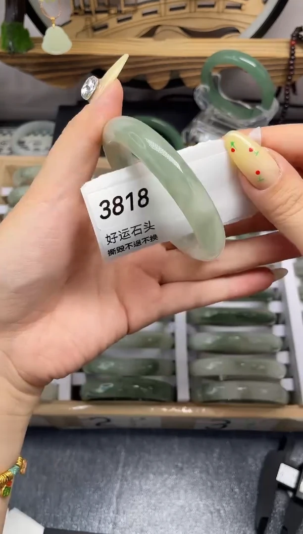 未镶嵌手镯石英质玉3818