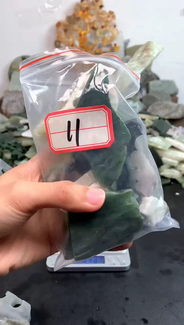 未镶嵌和田玉摆件11