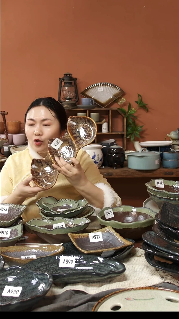 陶瓷A830 一只窑变结晶三格碗微瑕可能开片