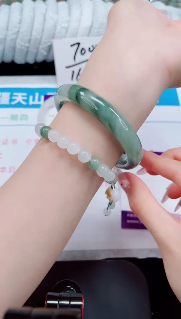 未镶嵌手镯石英质玉131-61/62