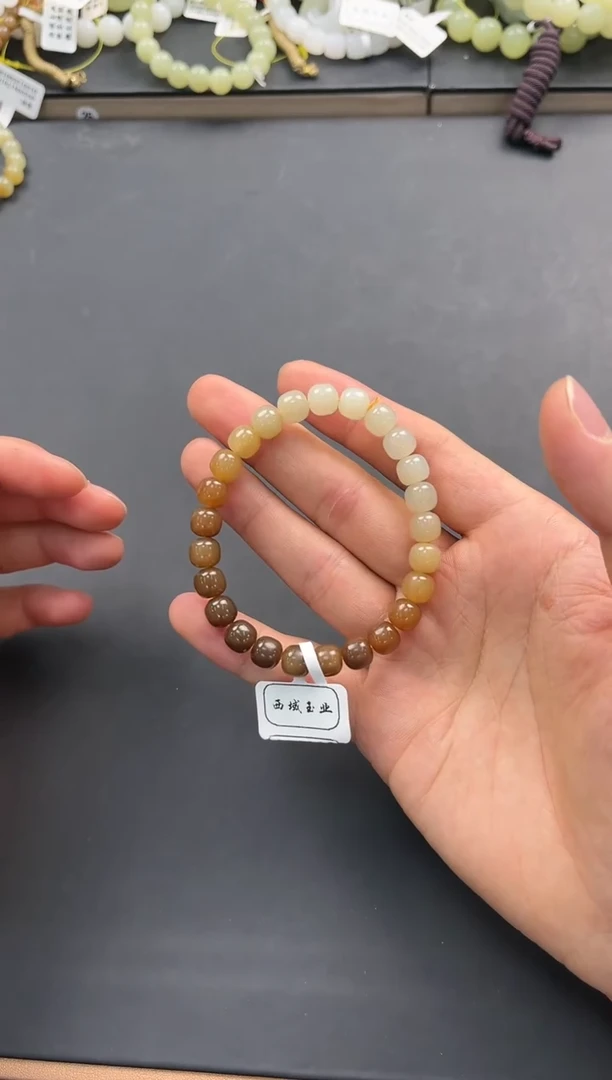 未镶嵌手串和田玉且末金山糖白渐变老型手串卡8微色差