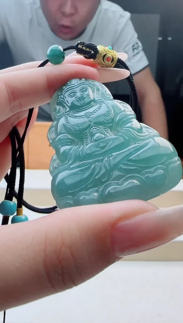 颈饰未镶嵌翡翠多样性发其中一