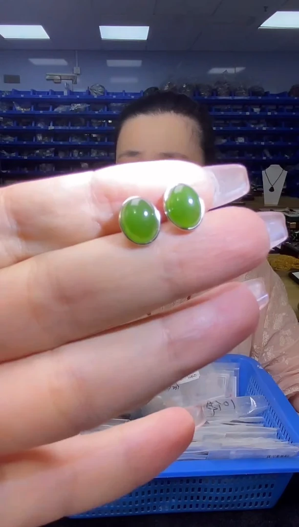 翡翠银S925镶嵌耳饰EZ5110