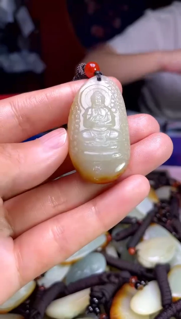 和田玉未镶嵌颈饰1