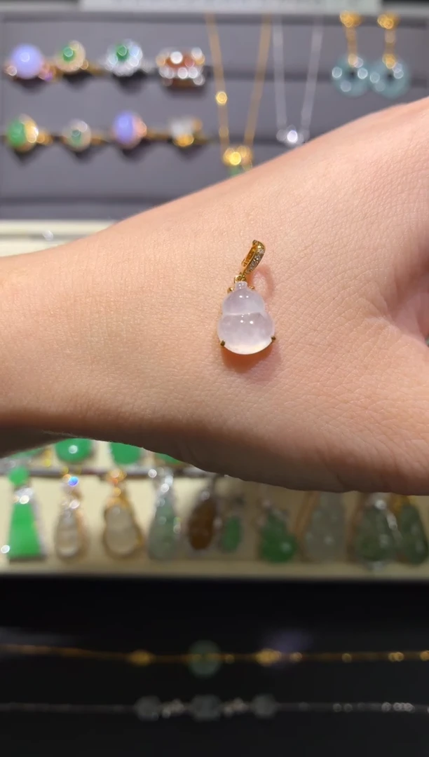 翡翠18K金镶嵌颈饰天然翡翠A货