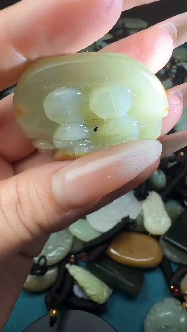 颈饰未镶嵌和田玉1