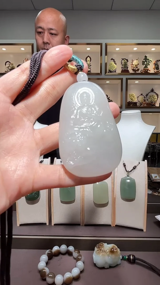 和田玉未镶嵌颈饰苏