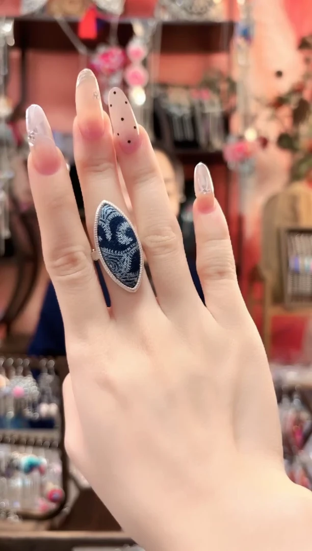 织绣云织谣民族风精美饰品 270