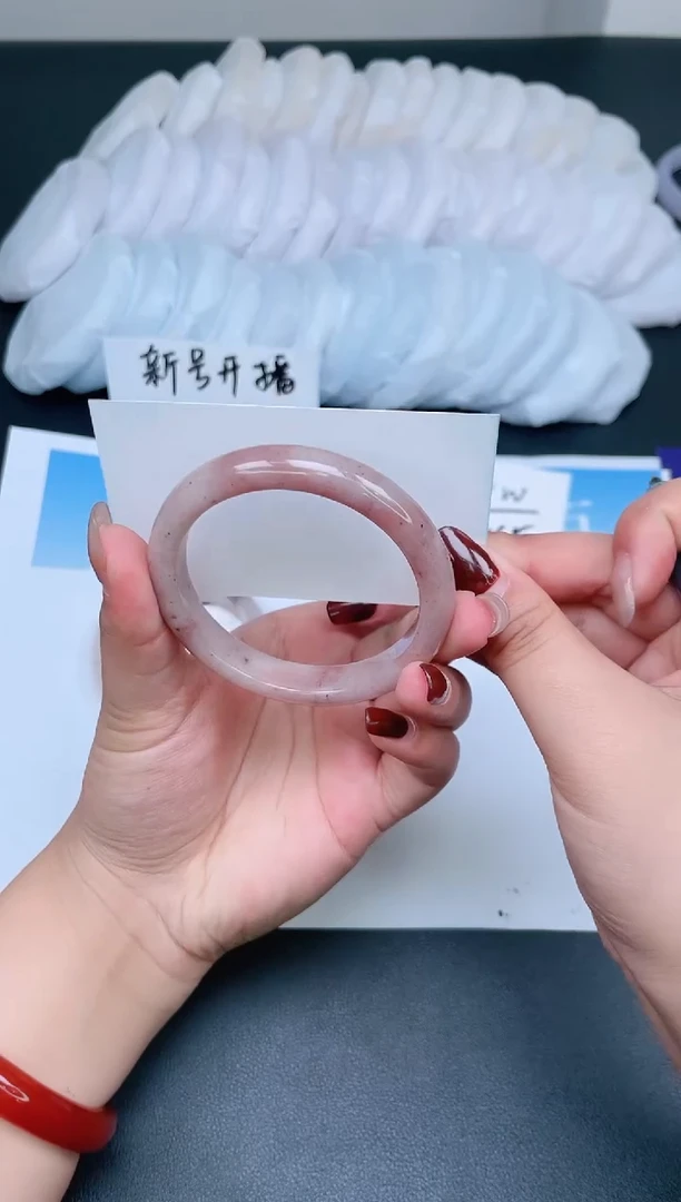 【闪购商品】石英质玉手镯未镶嵌504-55.8