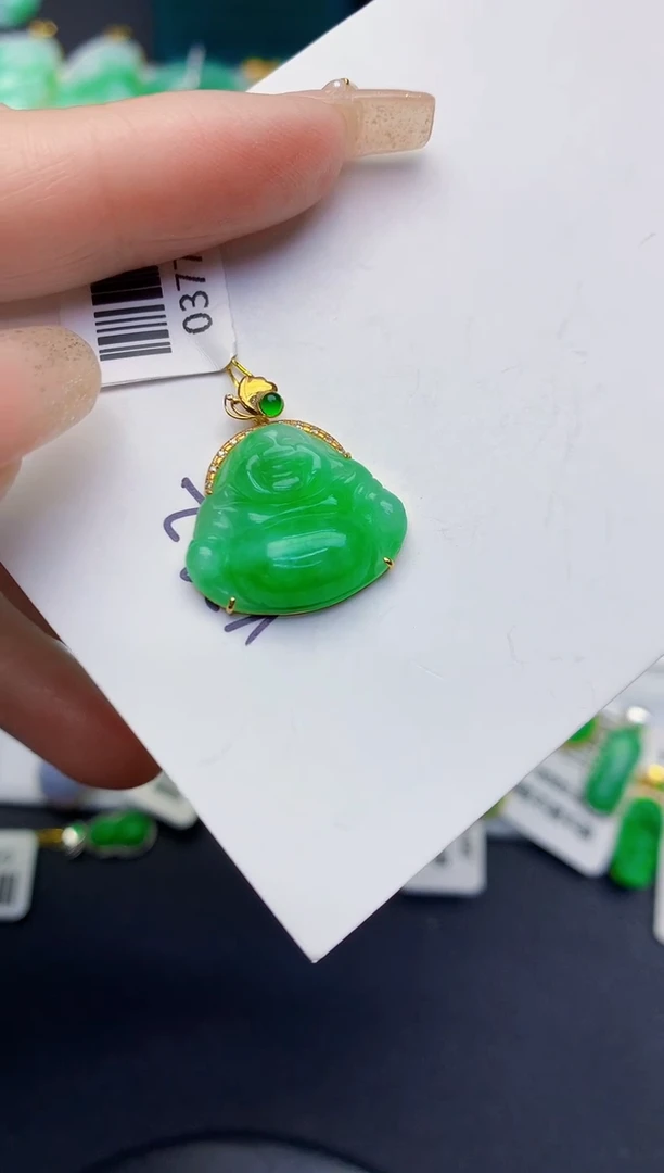 颈饰18K金镶嵌翡翠缅甸天然翡翠A货