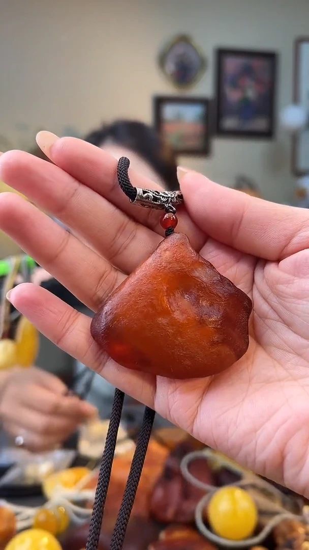 琥珀颈饰未镶嵌吊坠