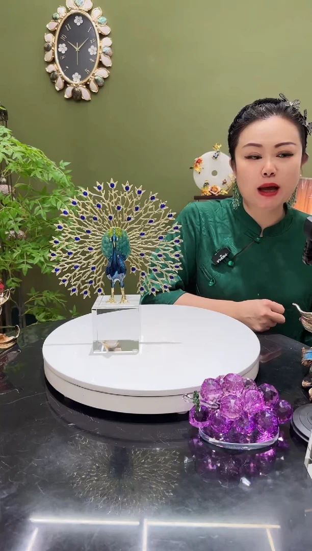 人造水晶开屏孔雀