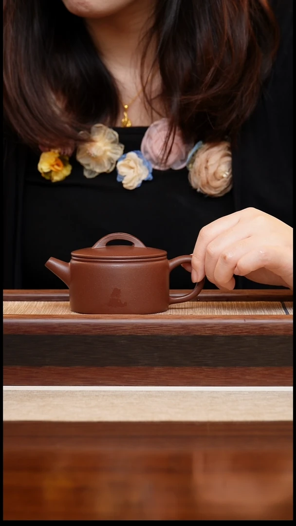 紫泥汉瓦180cc宜兴手工紫砂壶
