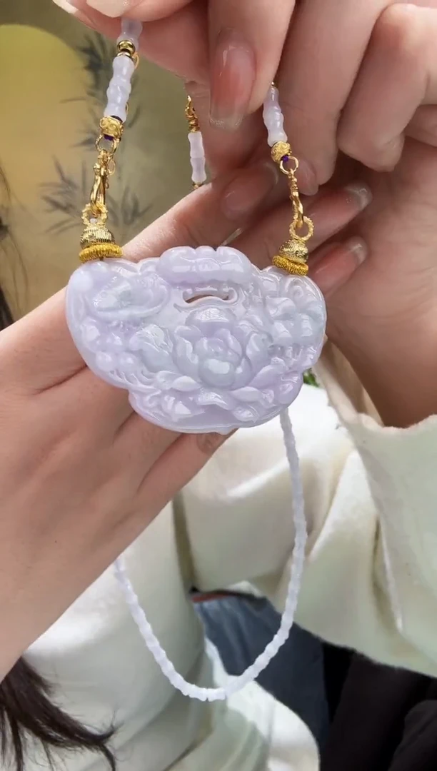 颈饰未镶嵌翡翠吊坠