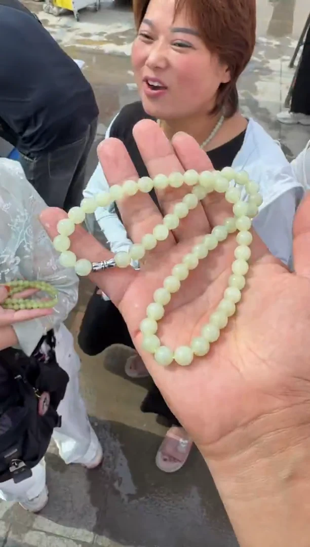 未镶嵌和田玉（糖玉）挂件和田玉