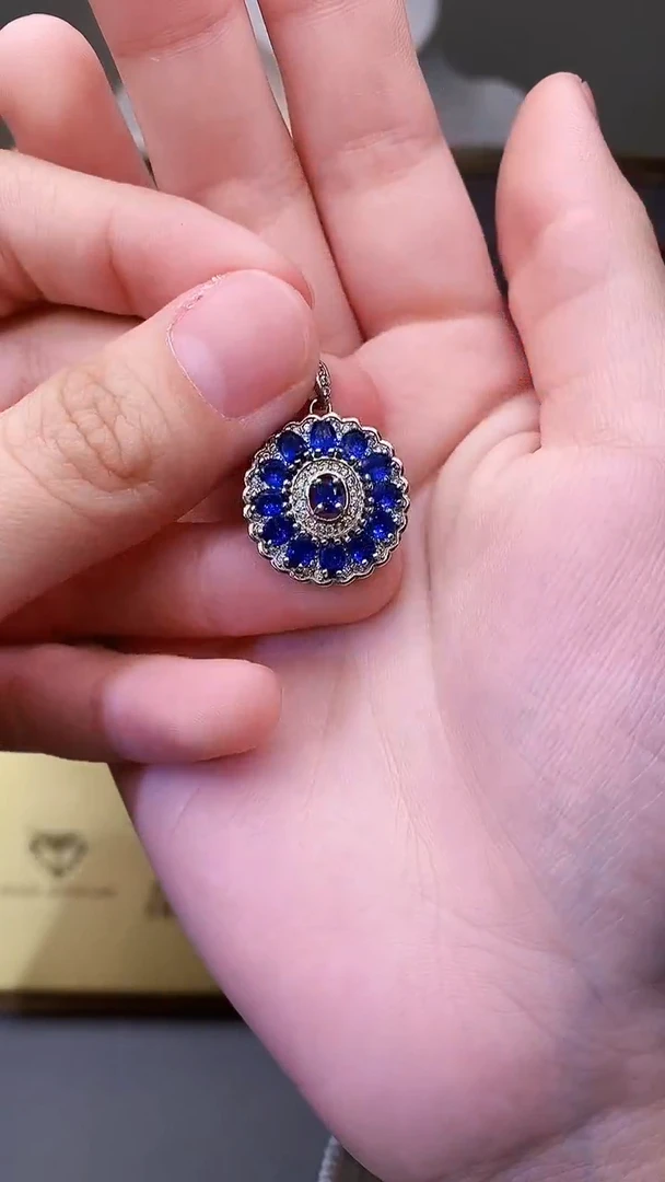 吊坠(赠链)蓝宝石银S925镶嵌11111