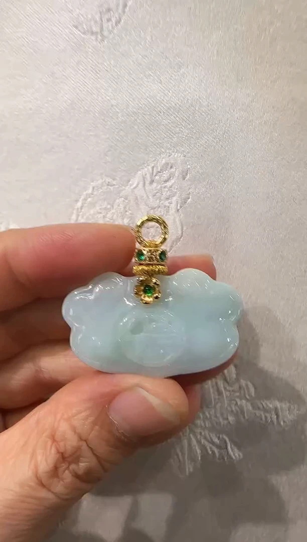 翡翠未镶嵌颈饰国风