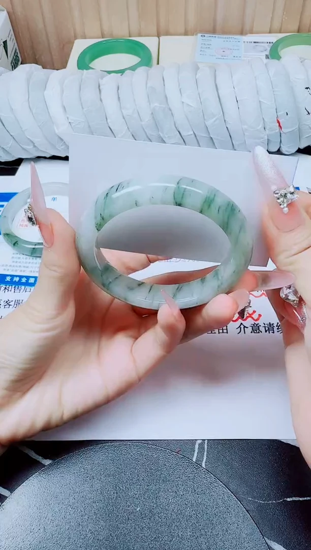 未镶嵌手镯石英质玉174/56..3