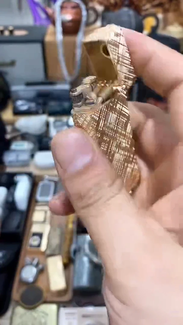 瓷片闪购商品  如图所示